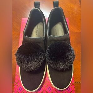 Beautiful Tory Burch Pom Pom Black Ladies Sneakers Shoes Size 8 Suede Platform
